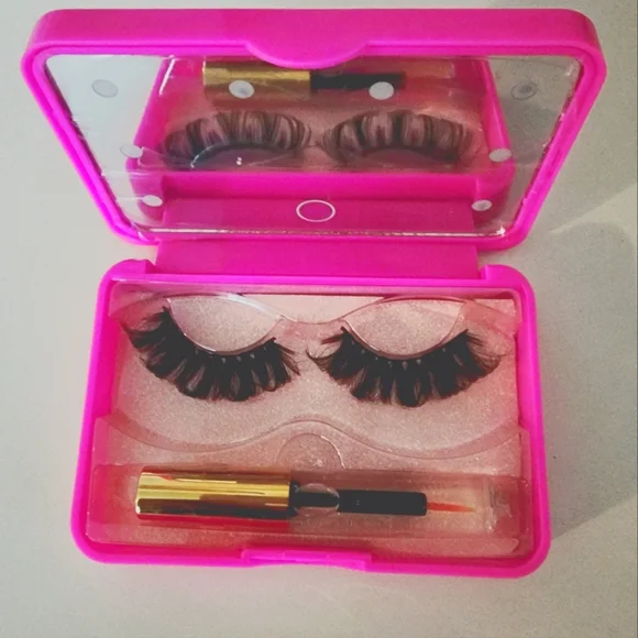 Luxury Dramatic 3D Lashes with LED Lights Case and Glue - Picture 8 of 9